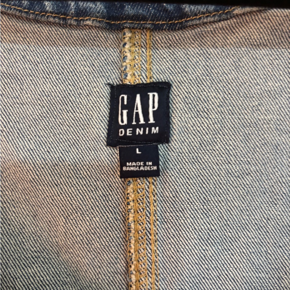 GAP Denim Label Detail - Light Blue with Gold Stitching - Picture 2 of 3